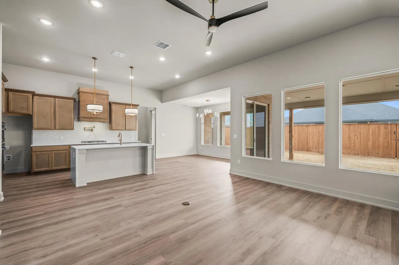 Photo 13 — 4412 Remington Avenue, Lubbock, TX 79407