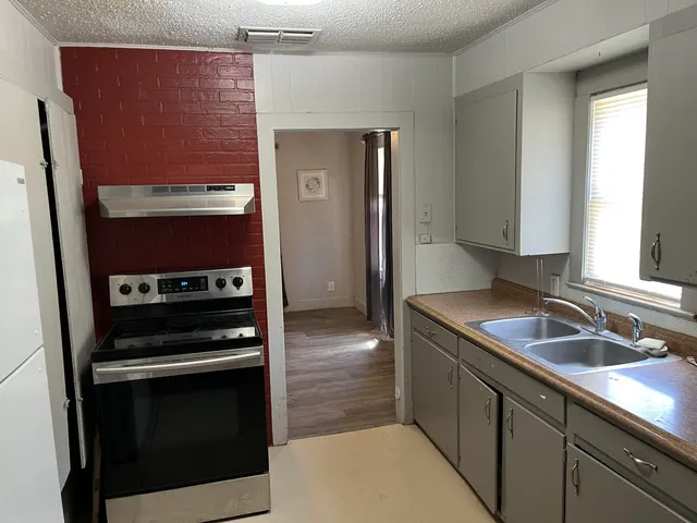 Photo 4 — 2602 40th Street, Lubbock, TX 79413