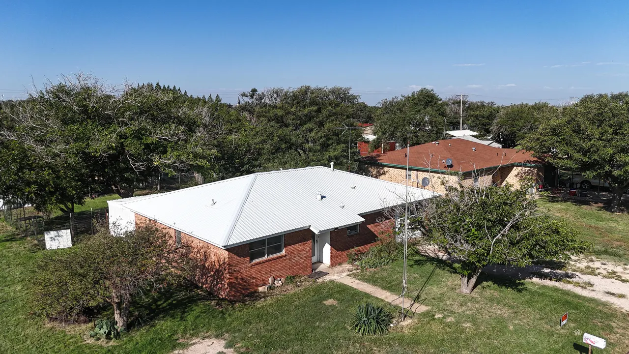 Photo 2 — 1401 Culpepper Avenue, Wilson, TX 79381