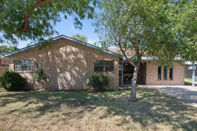 Front exterior — 1403 Ennis Street, Plainview, TX 79072