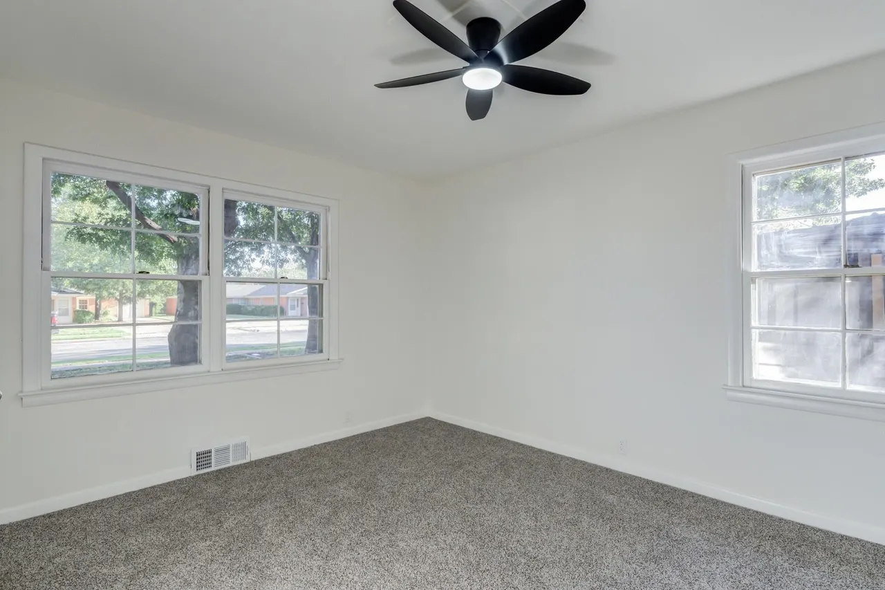 Photo 17 — 2411 33rd Street, Lubbock, TX 79411