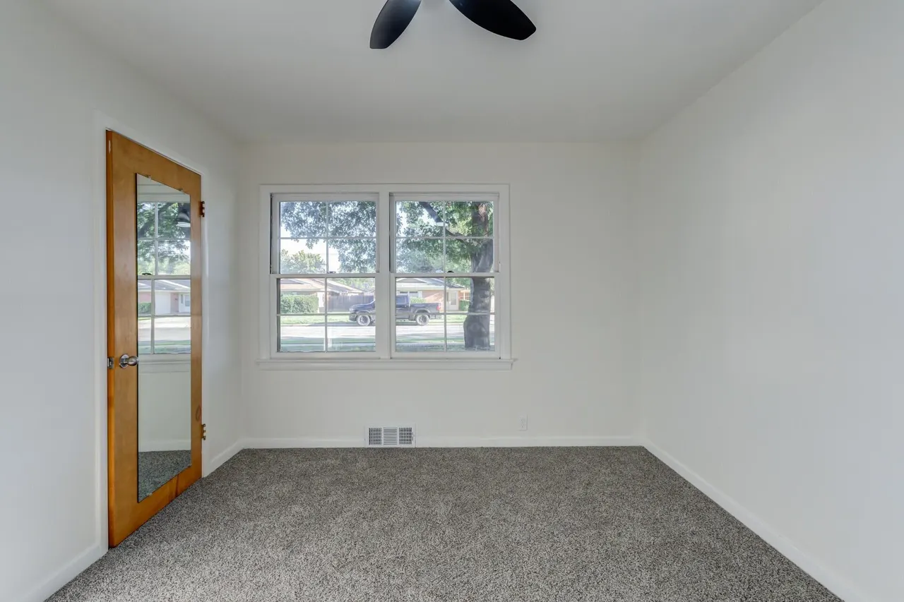 Photo 18 — 2411 33rd Street, Lubbock, TX 79411