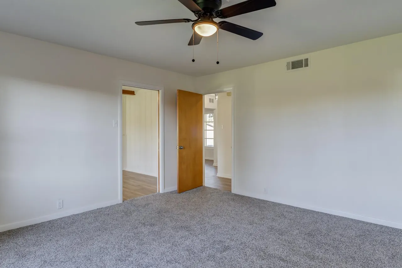 Photo 14 — 2411 33rd Street, Lubbock, TX 79411