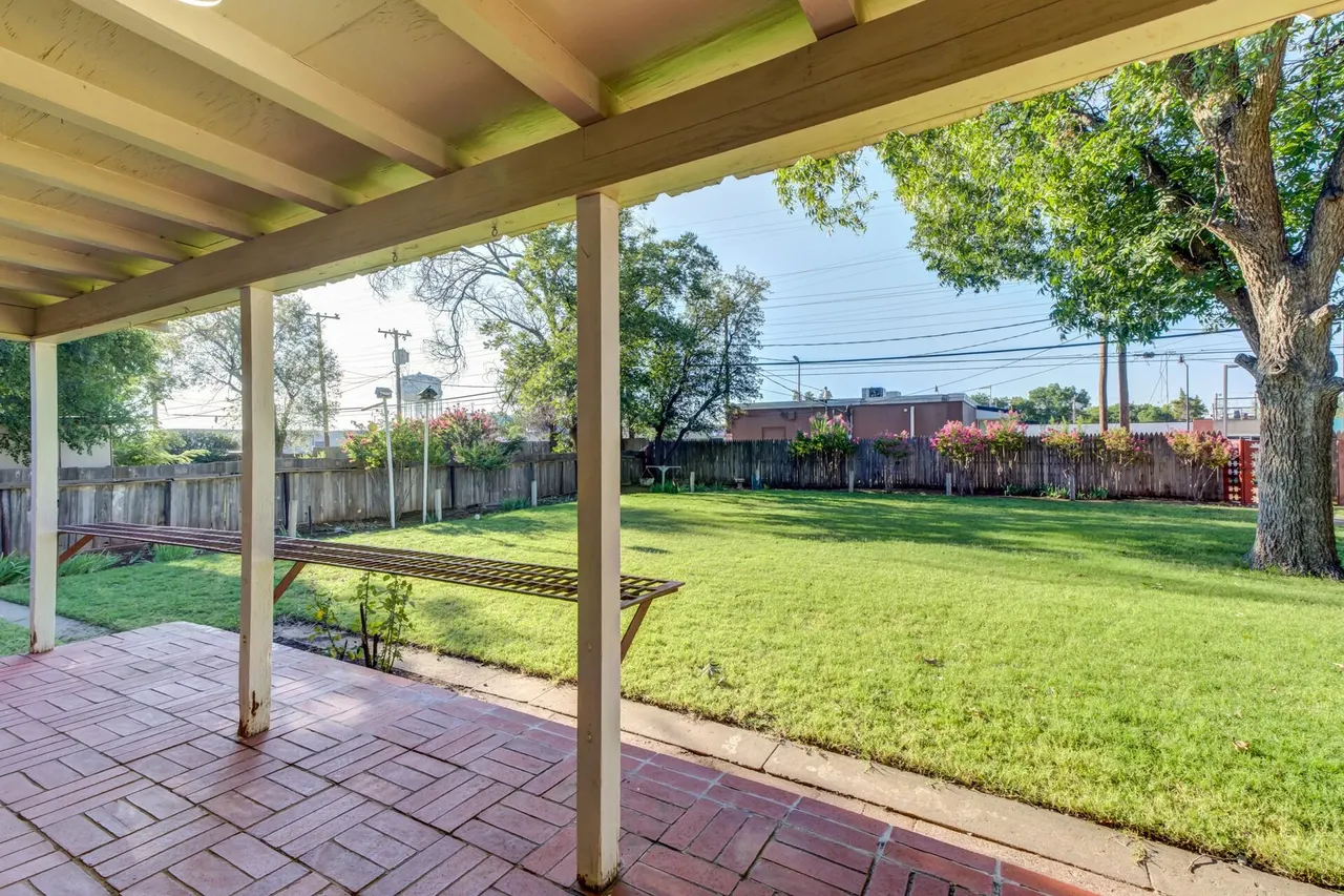 Photo 28 — 2411 33rd Street, Lubbock, TX 79411