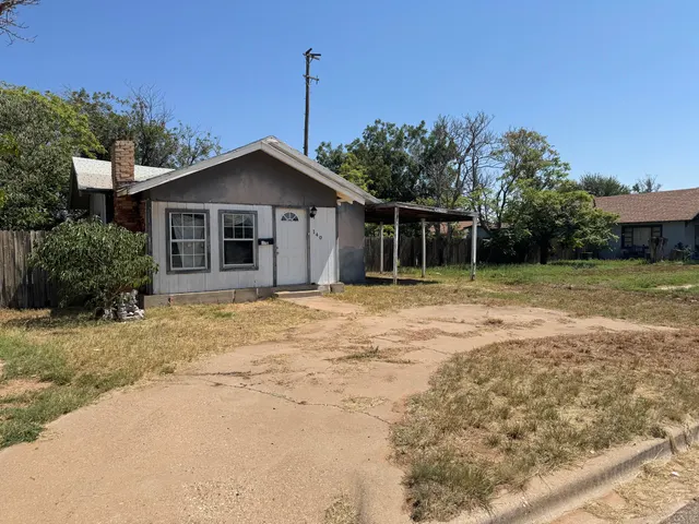 Photo 2 — 140 N 3rd Street, Slaton, TX 79364