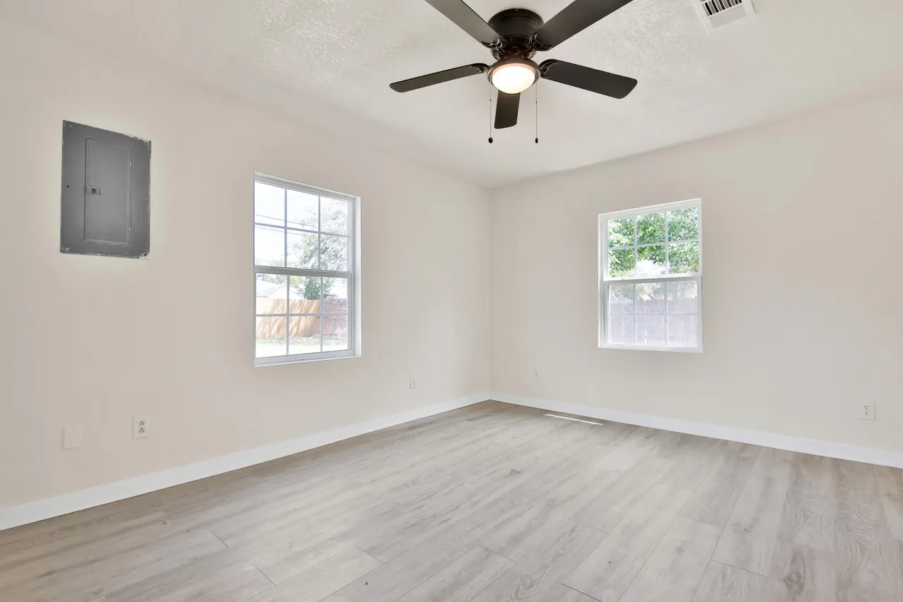 Photo 11 — 3314 2nd Street, Lubbock, TX 79415