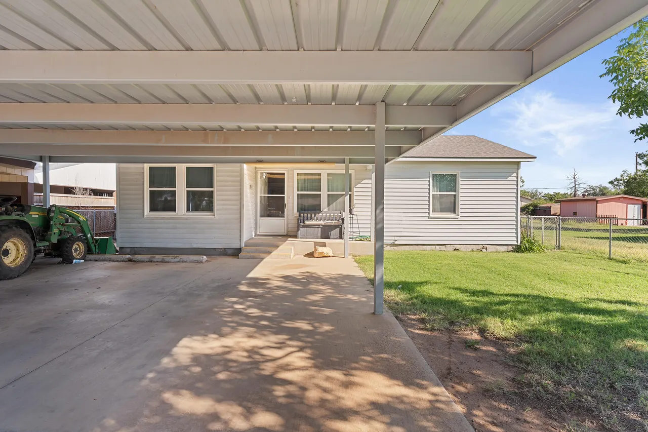 Photo 3 — 3306 Duke Street, Lubbock, TX 79415