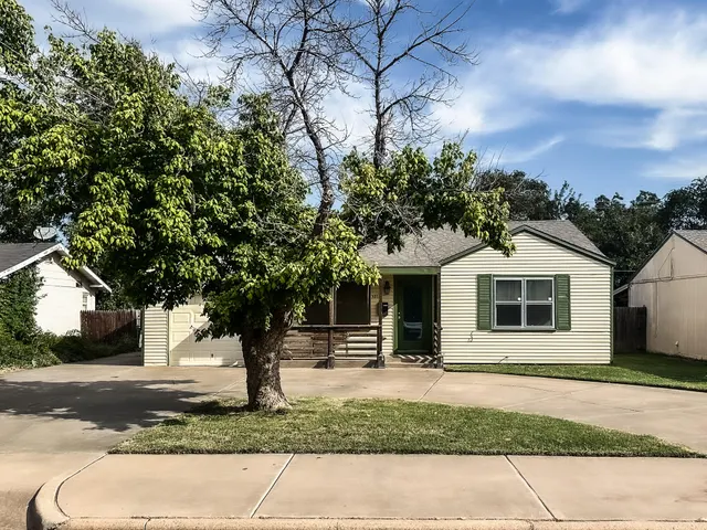 Front exterior — 3818 33rd Street, Lubbock, TX 79410