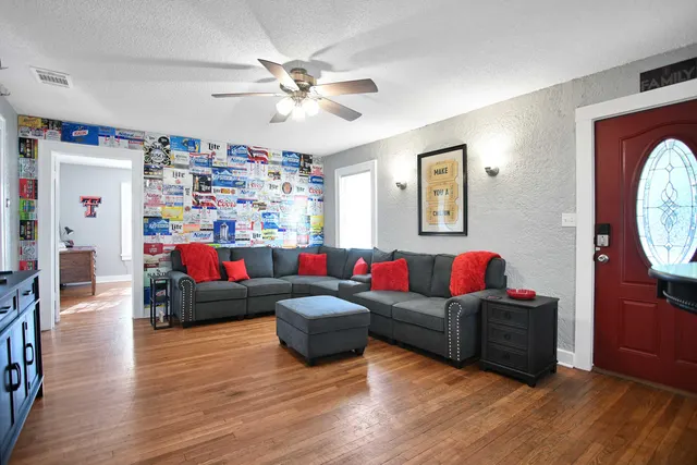 Photo 3 — 2110 15th Street, Lubbock, TX 79401