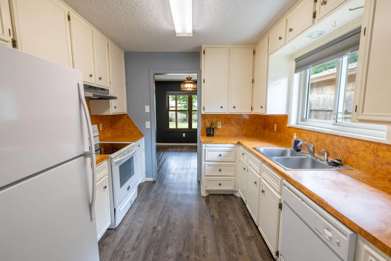 Photo 12 — 4807 61st Street, Lubbock, TX 79414