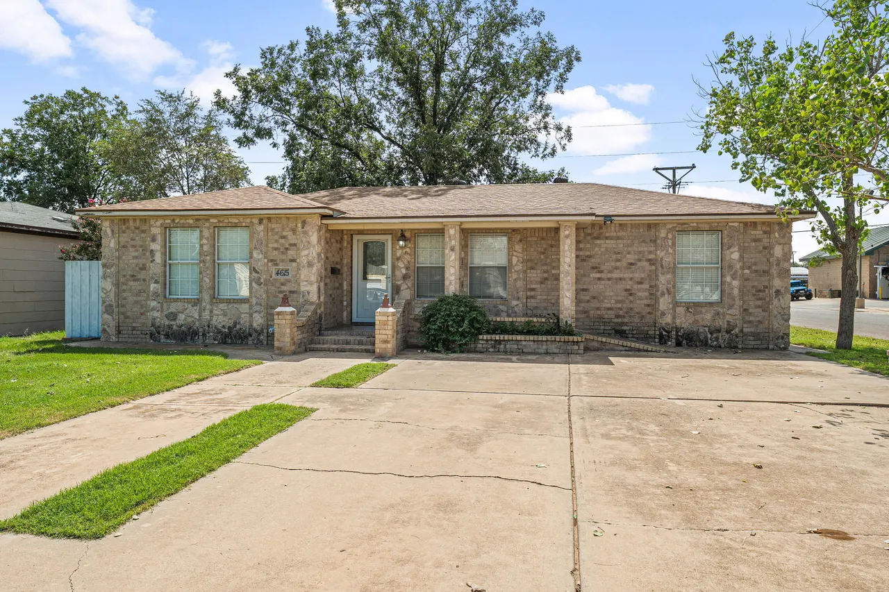 Photo 2 — 4615 33rd Street, Lubbock, TX 79410