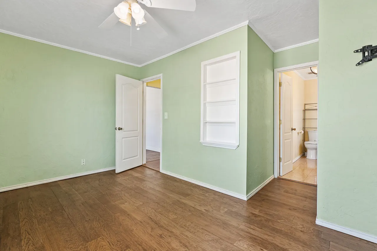 Photo 8 — 4615 33rd Street, Lubbock, TX 79410