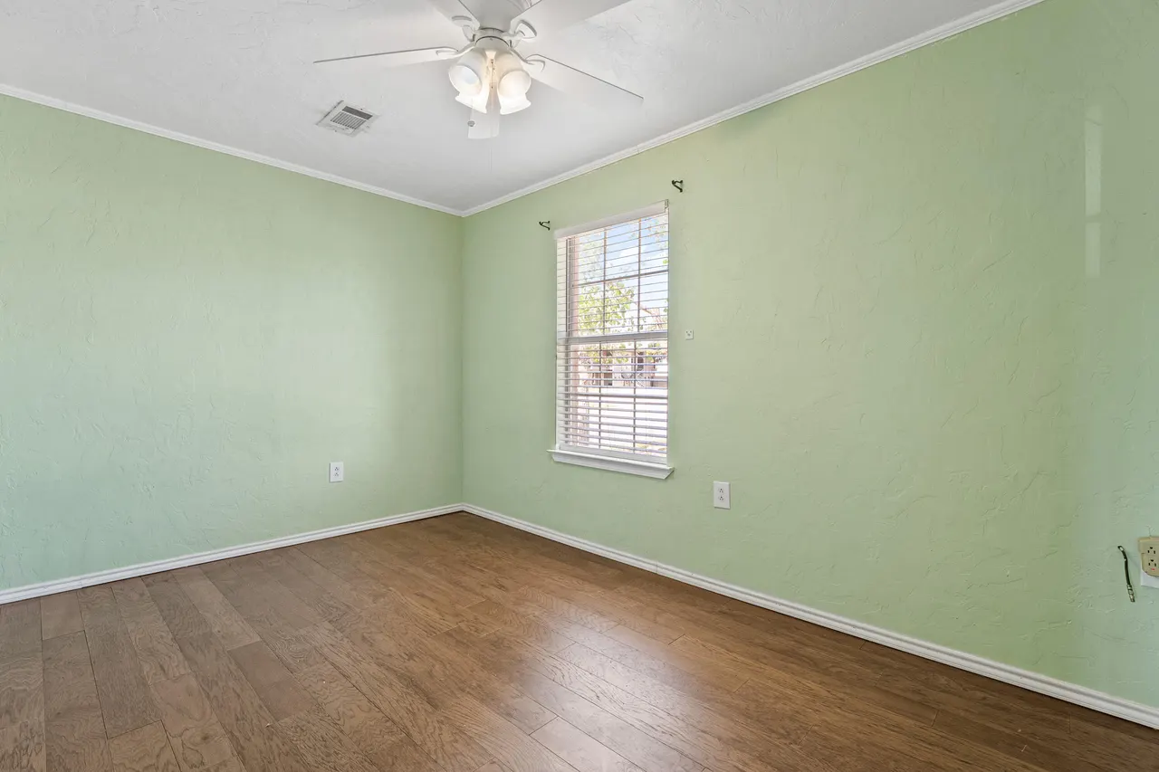Photo 9 — 4615 33rd Street, Lubbock, TX 79410