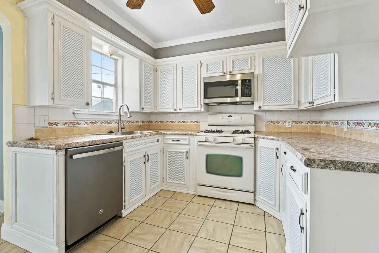 Photo 18 — 4615 33rd Street, Lubbock, TX 79410
