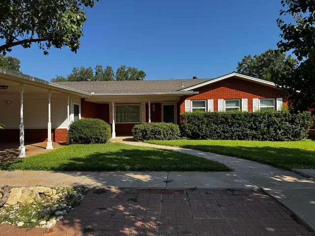 Photo 2 — 2218 S 4th Street, Lamesa, TX 79331