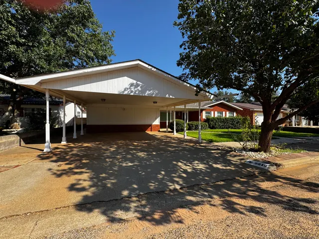 Photo 3 — 2218 S 4th Street, Lamesa, TX 79331