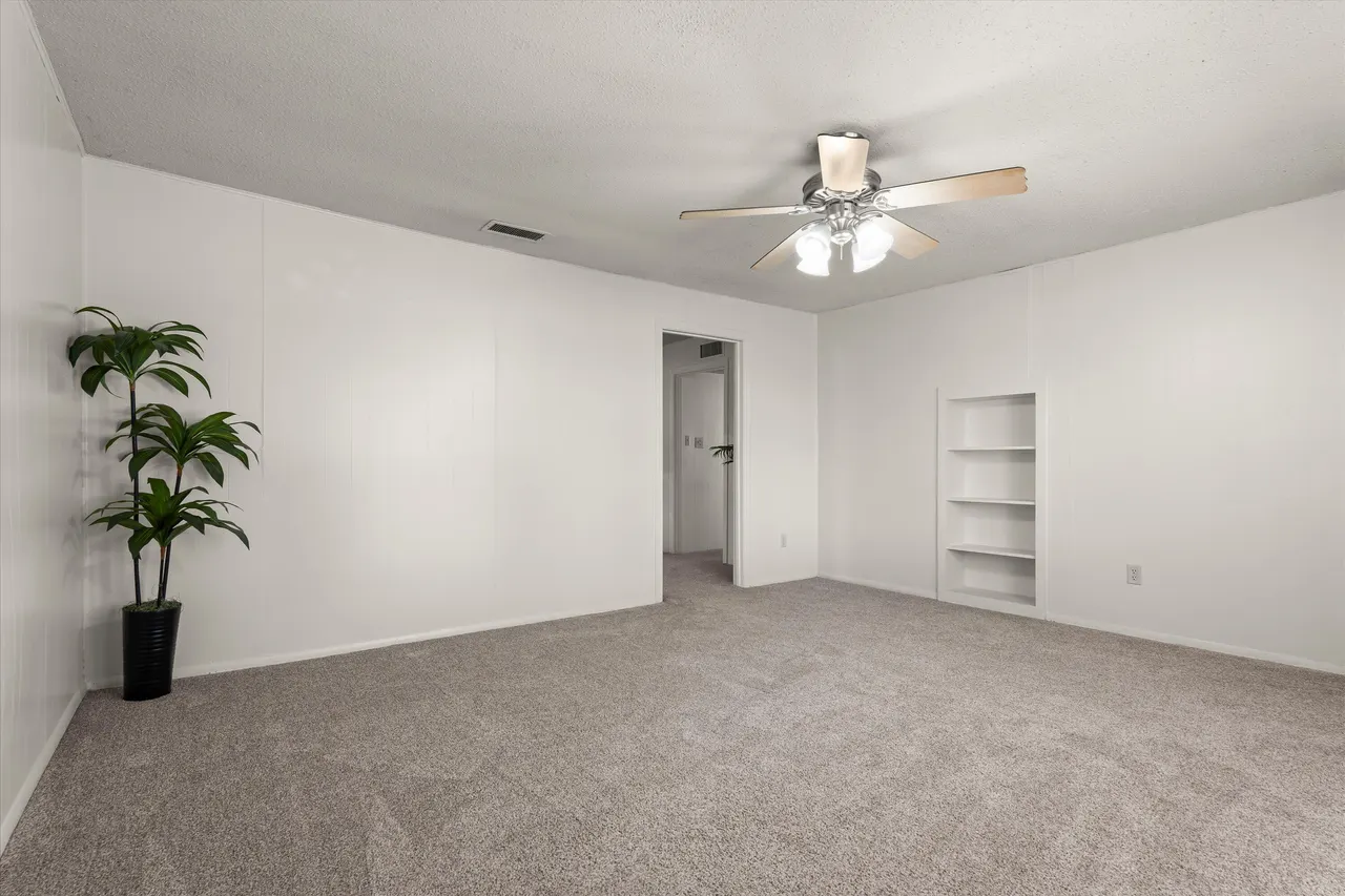 Photo 4 — 1215  Avenue C, Levelland, TX 79336