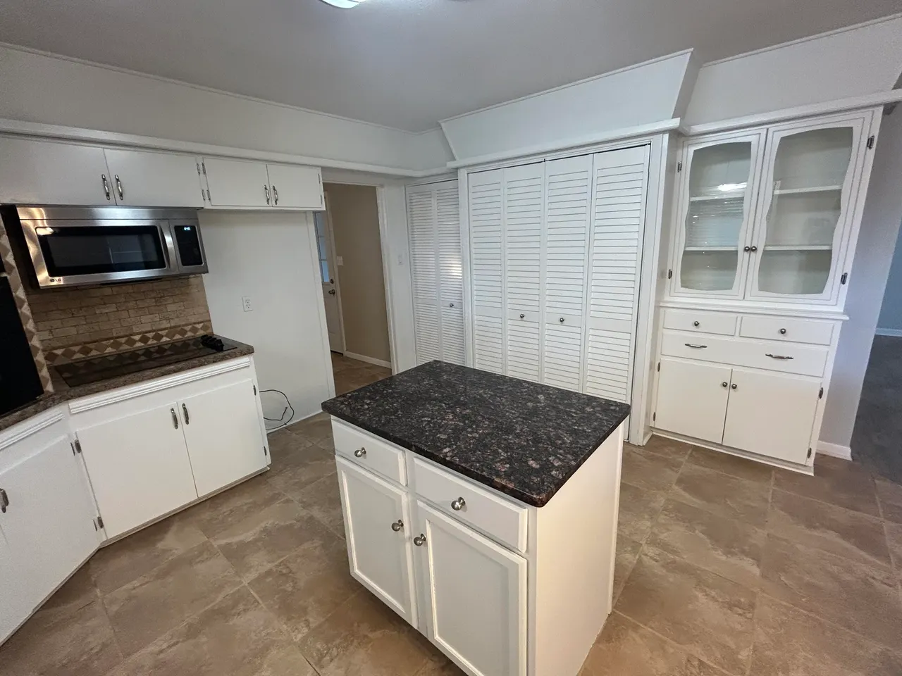 Photo 10 — 212 Tanglewood Lane, Levelland, TX 79336