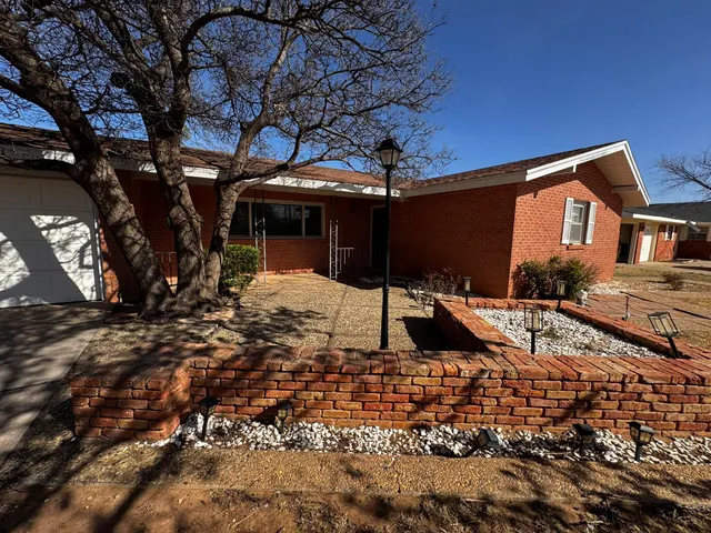 Photo 3 — 1304 Floydada, Plainview, TX 79072