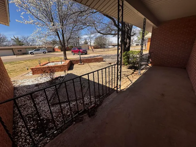 Photo 7 — 1304 Floydada, Plainview, TX 79072