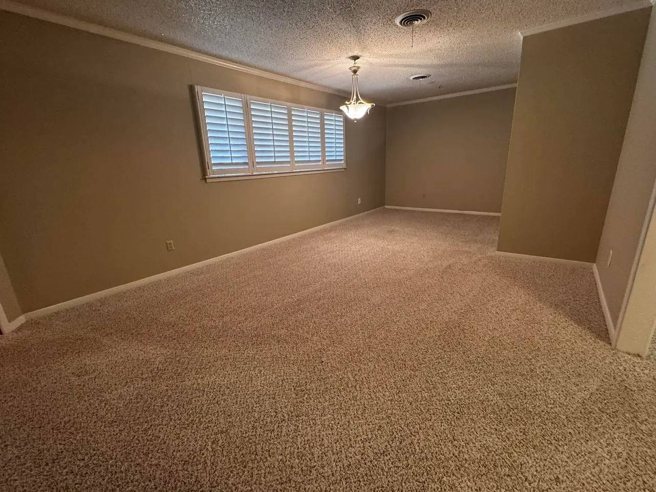 Photo 9 — 1304 Floydada, Plainview, TX 79072