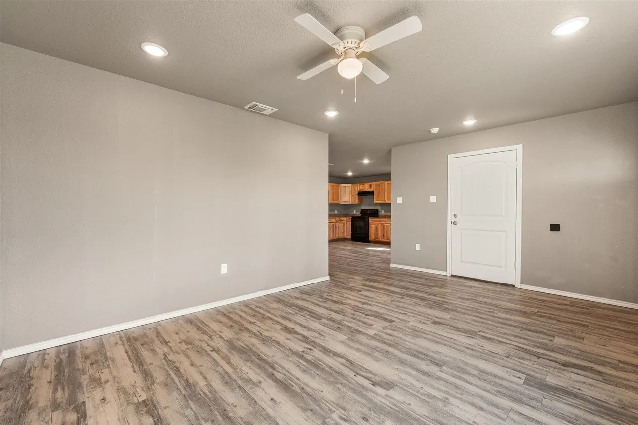 Photo 4 — 1323 E 14th Street, Lubbock, TX 79403