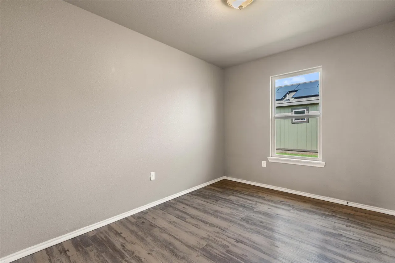 Photo 11 — 1323 E 14th Street, Lubbock, TX 79403