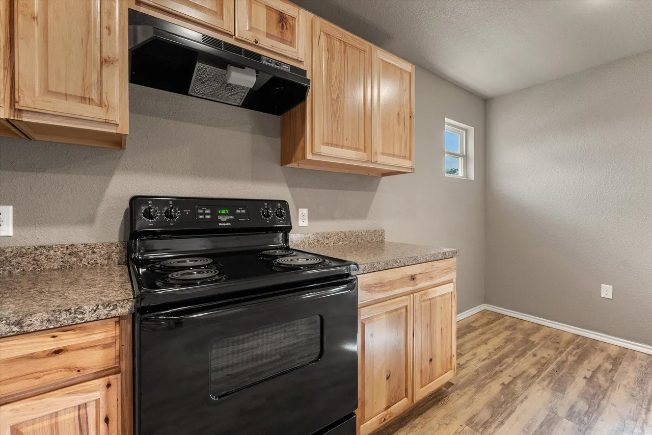 Photo 9 — 1323 E 14th Street, Lubbock, TX 79403