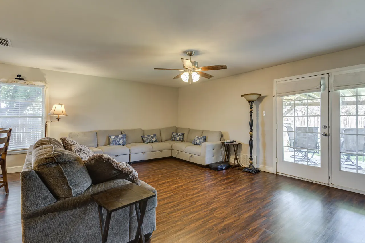 Photo 4 — 2326 53rd Street, Lubbock, TX 79412