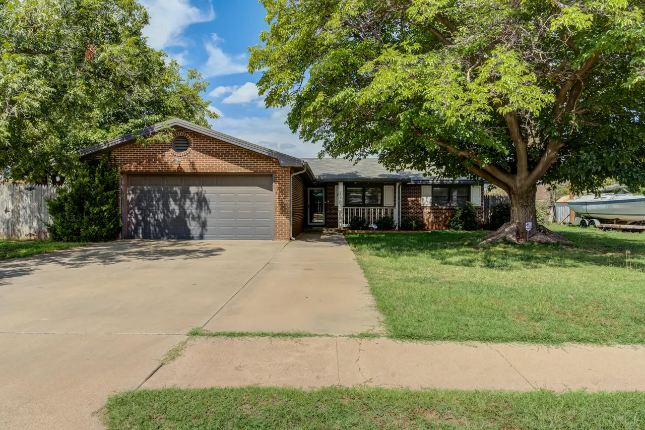 Photo 2 — 2326 53rd Street, Lubbock, TX 79412