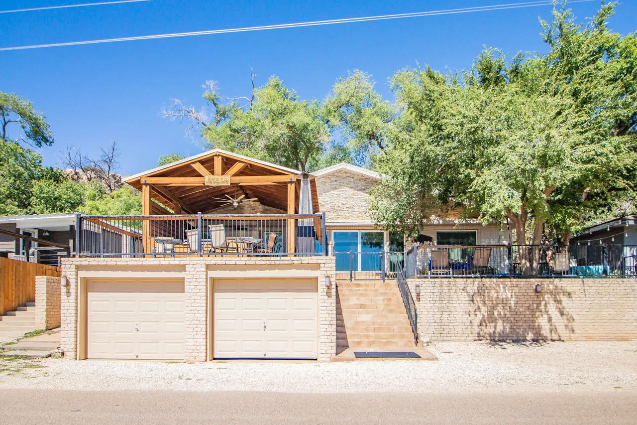Front exterior — 22 Comanche Drive, Lubbock, TX 79404