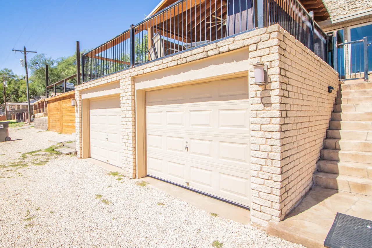 Photo 2 — 22 Comanche Drive, Lubbock, TX 79404
