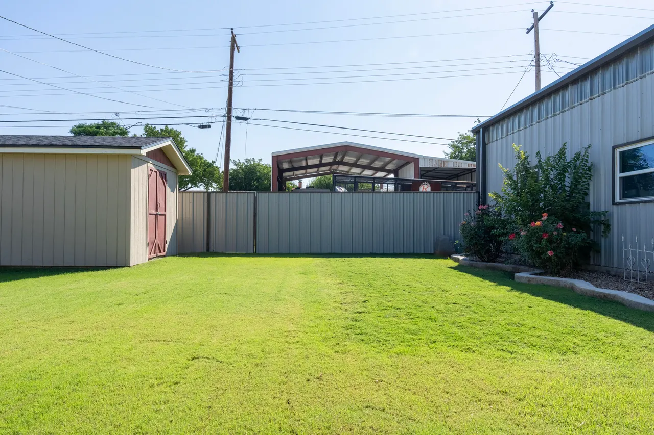 Photo 36 — 303 SW 18th Street, Seminole, TX 79360