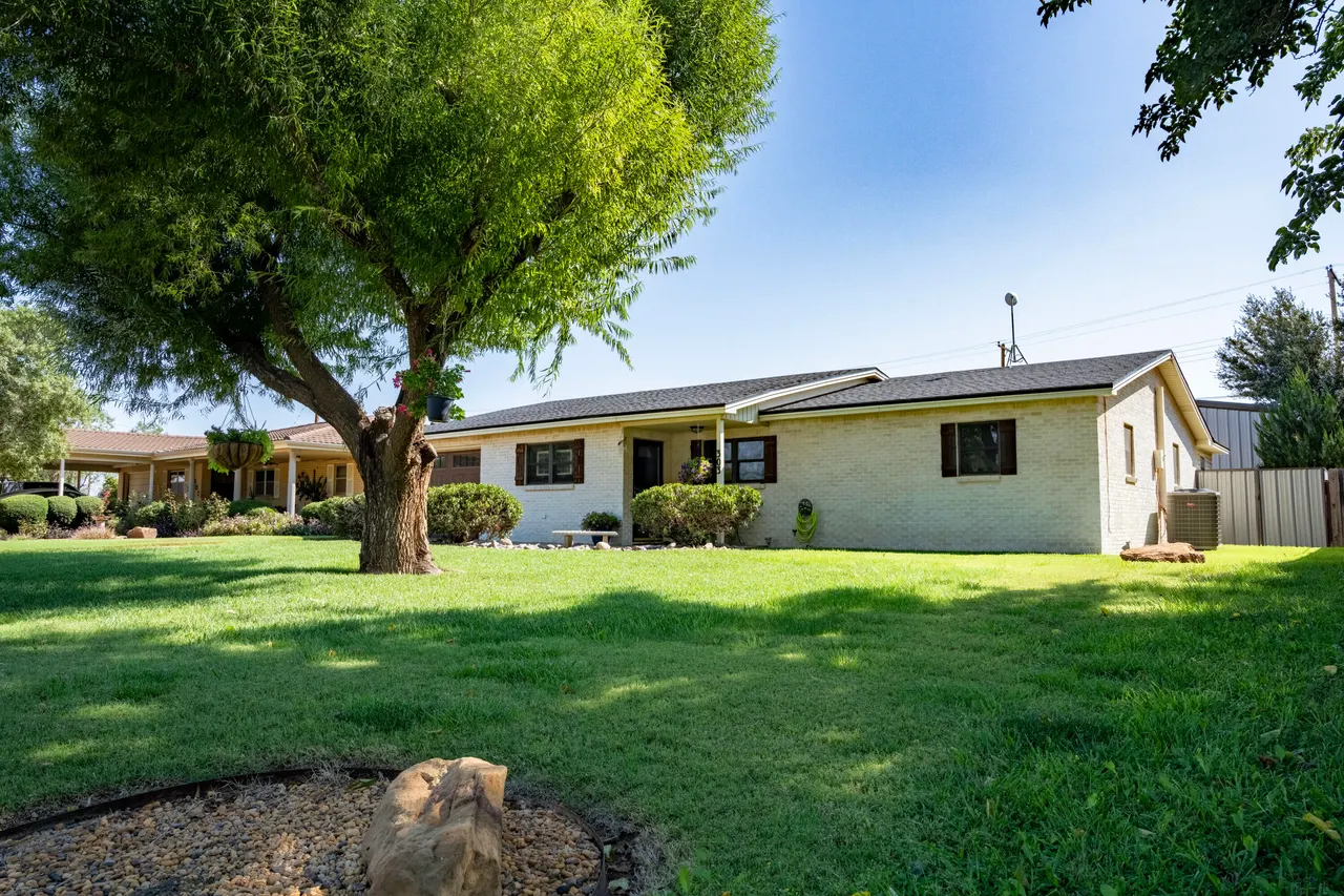 Photo 4 — 303 SW 18th Street, Seminole, TX 79360
