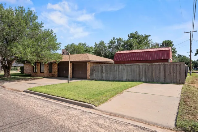 Photo 4 — 2102 Longhorn Drive, Levelland, TX 79336