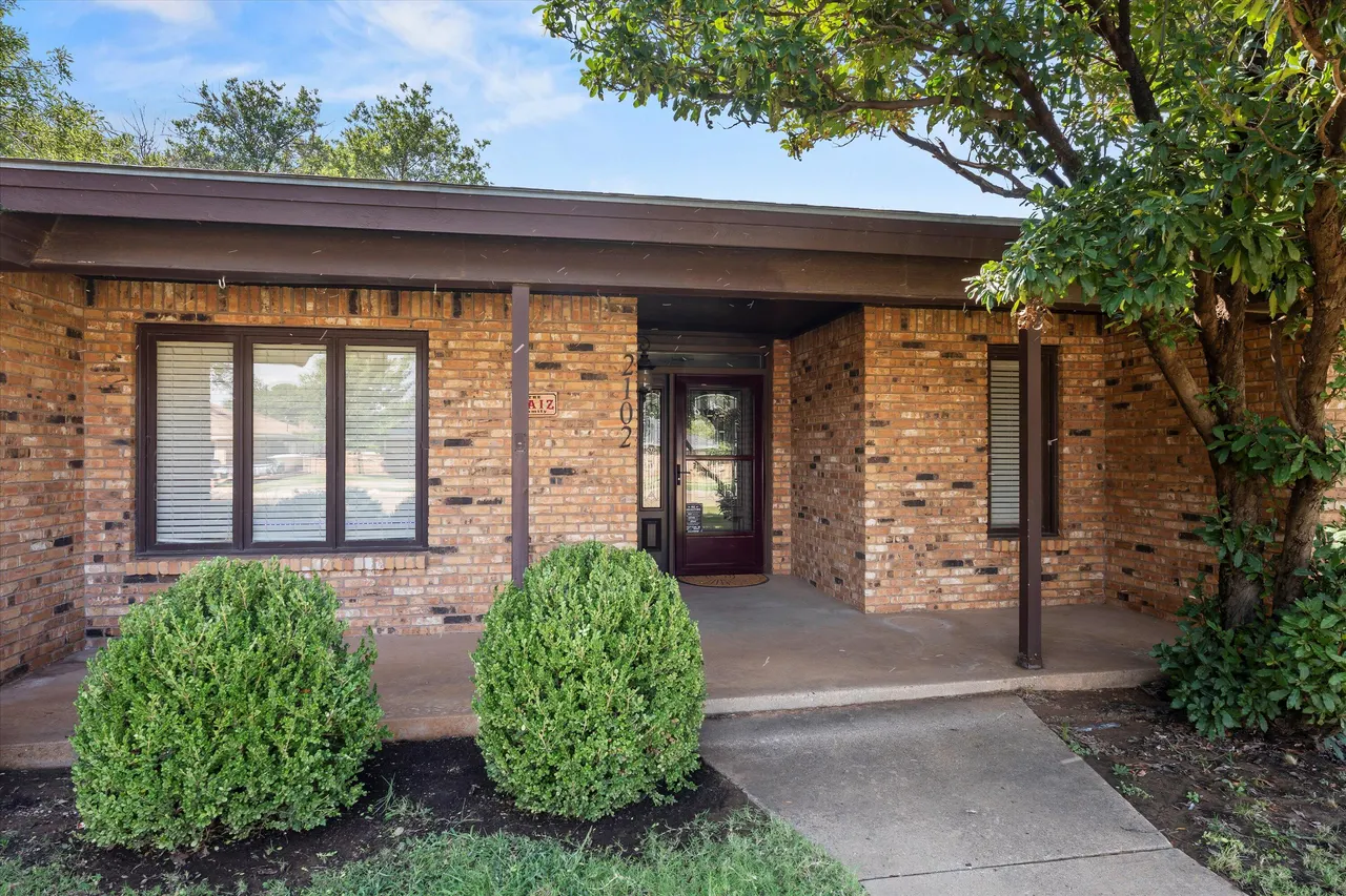 Photo 5 — 2102 Longhorn Drive, Levelland, TX 79336