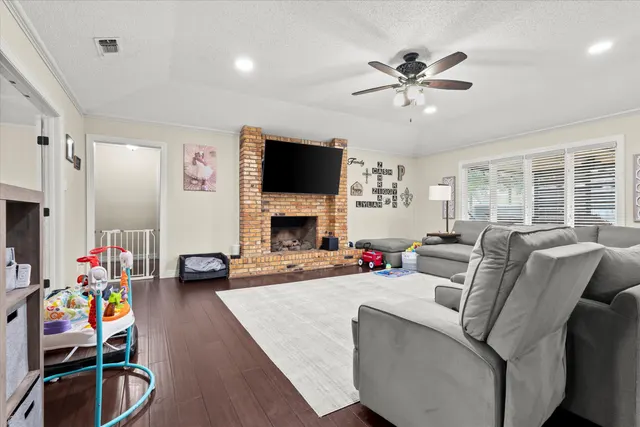 Photo 7 — 2102 Longhorn Drive, Levelland, TX 79336