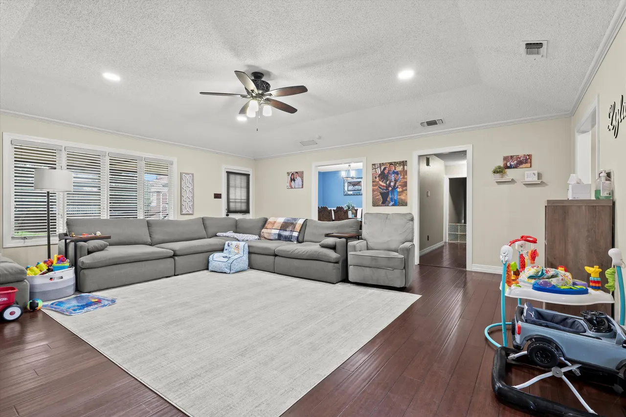 Photo 8 — 2102 Longhorn Drive, Levelland, TX 79336