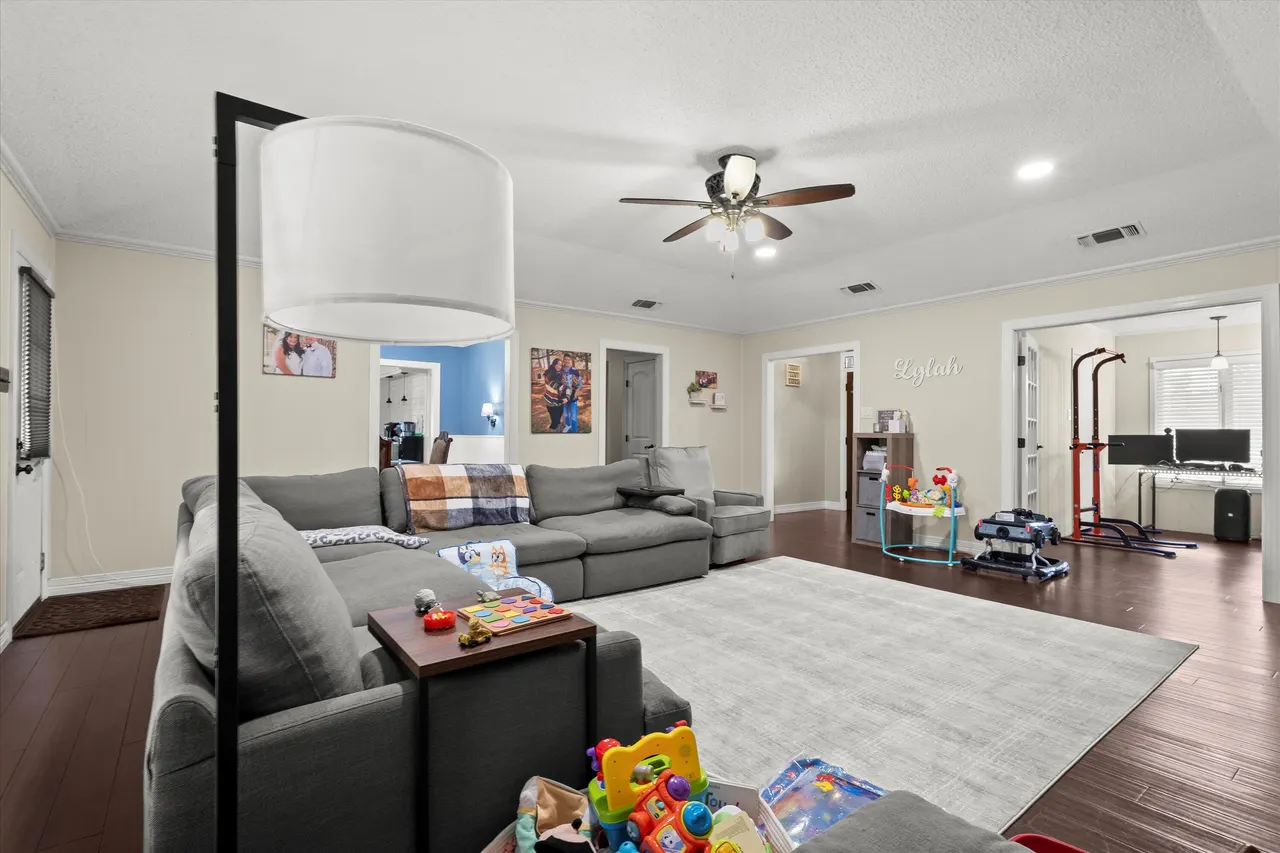 Photo 9 — 2102 Longhorn Drive, Levelland, TX 79336