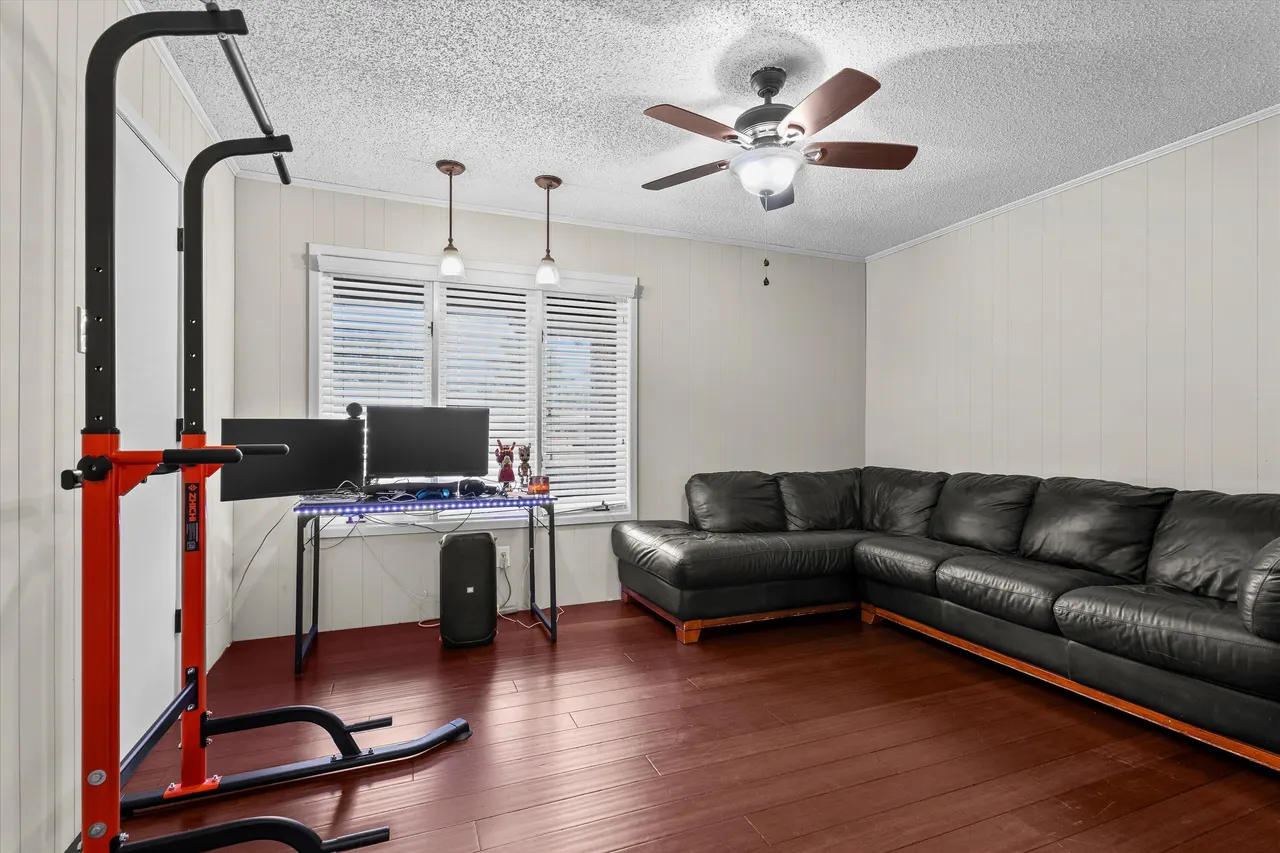 Photo 11 — 2102 Longhorn Drive, Levelland, TX 79336