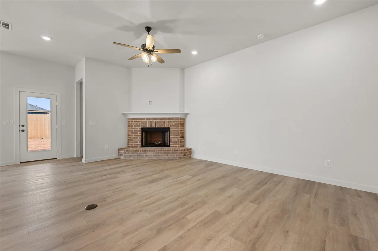 Photo 4 — 2406 Abbeville Avenue, Wolfforth, TX 79382