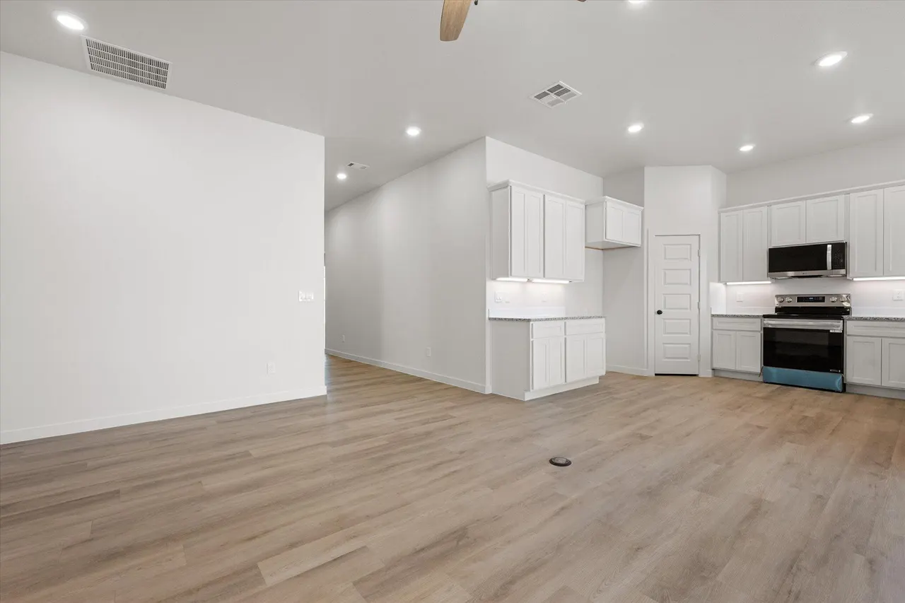 Photo 6 — 2406 Abbeville Avenue, Wolfforth, TX 79382