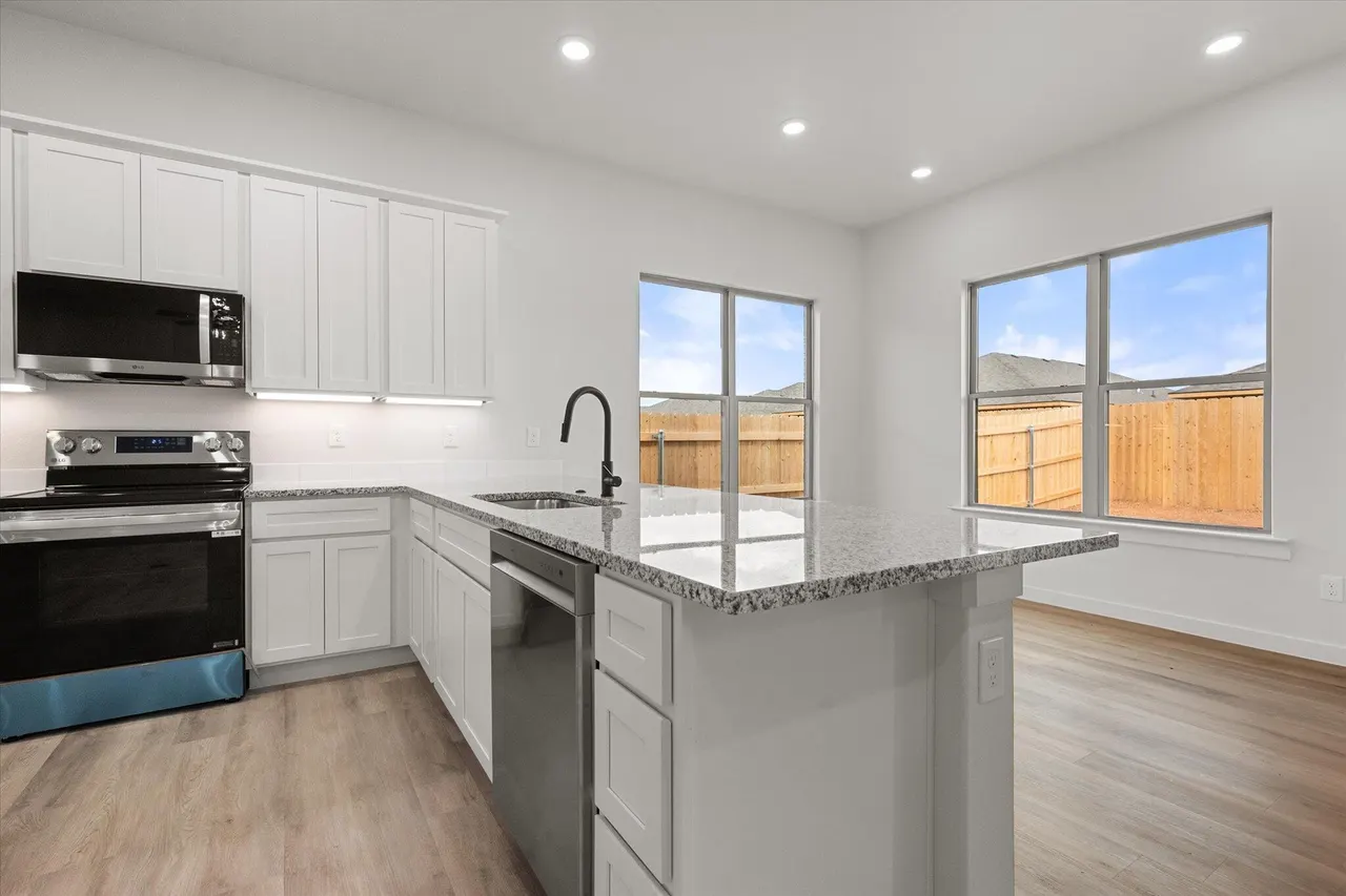 Photo 8 — 2406 Abbeville Avenue, Wolfforth, TX 79382