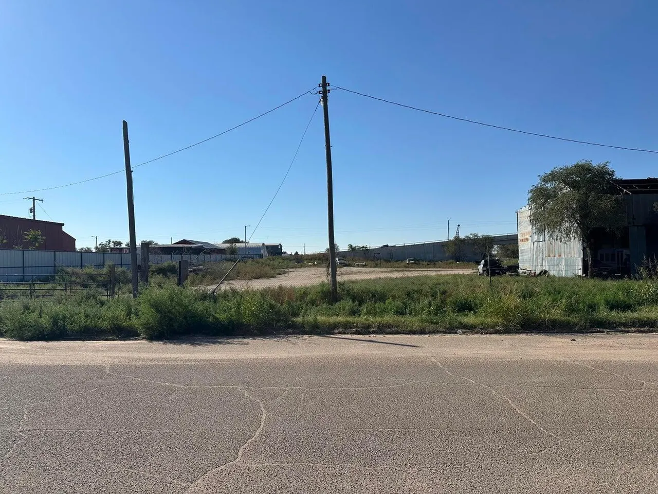 Photo 3 — 902 E 6th, Plainview, TX 79072