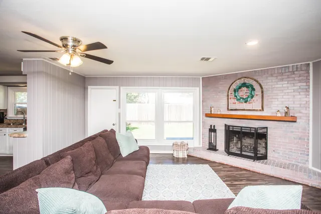 Photo 6 — 2126 67th Street, Lubbock, TX 79412