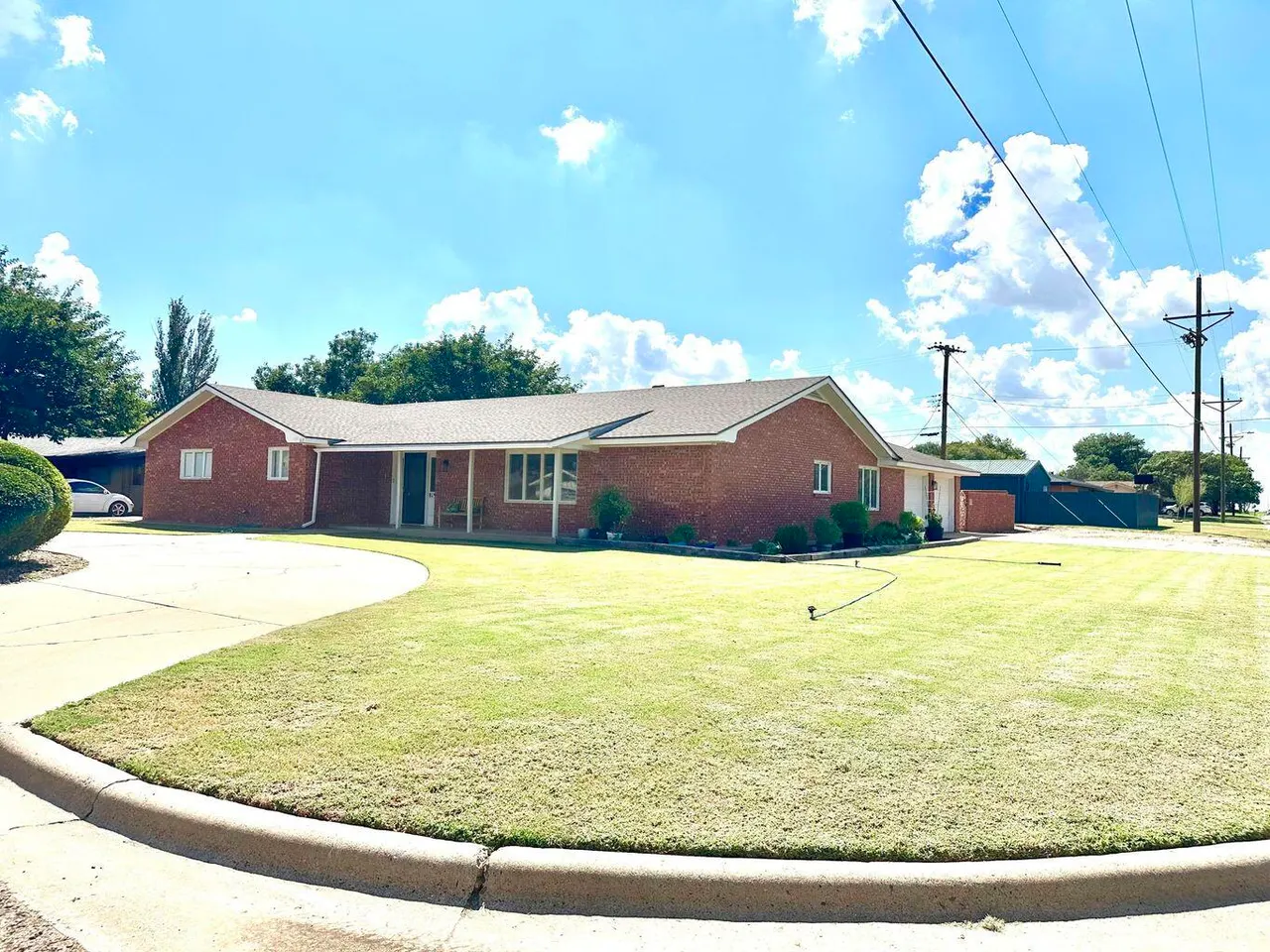 Front exterior — 819 Holliday Drive, Plainview, TX 79072