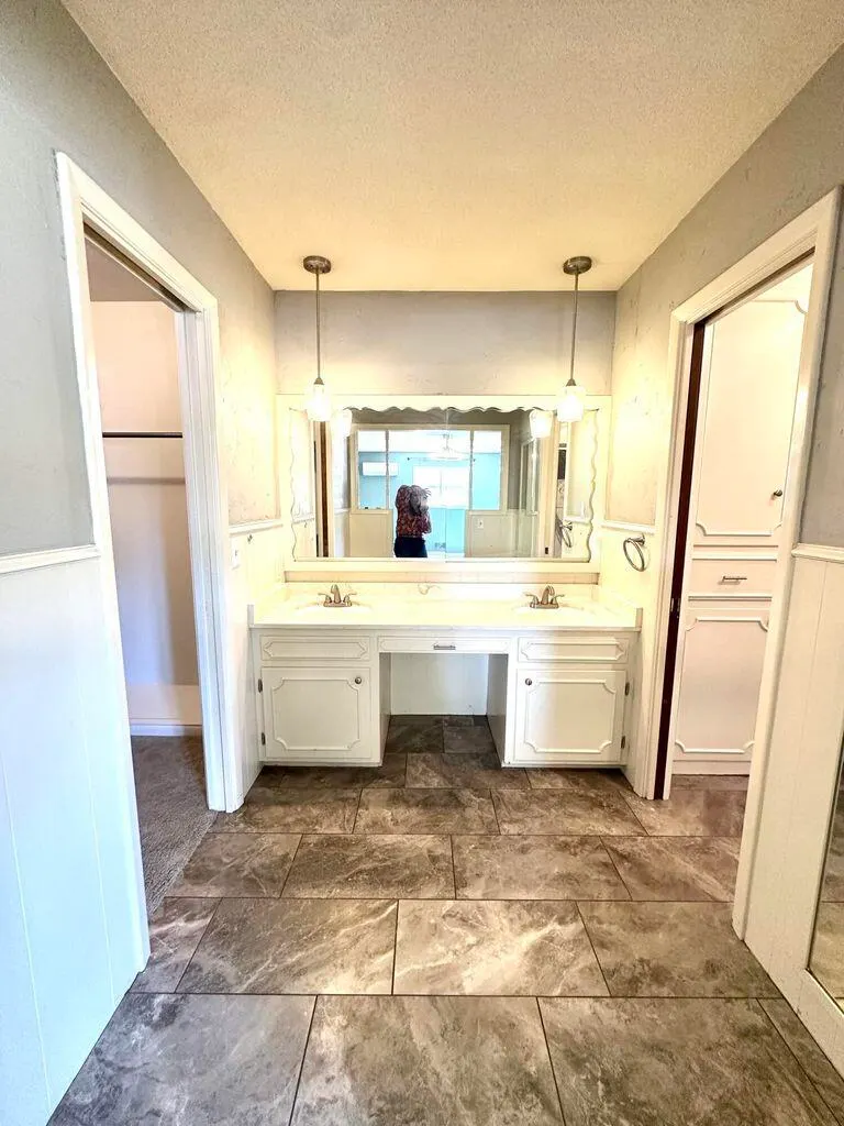 Photo 19 — 819 Holliday Drive, Plainview, TX 79072