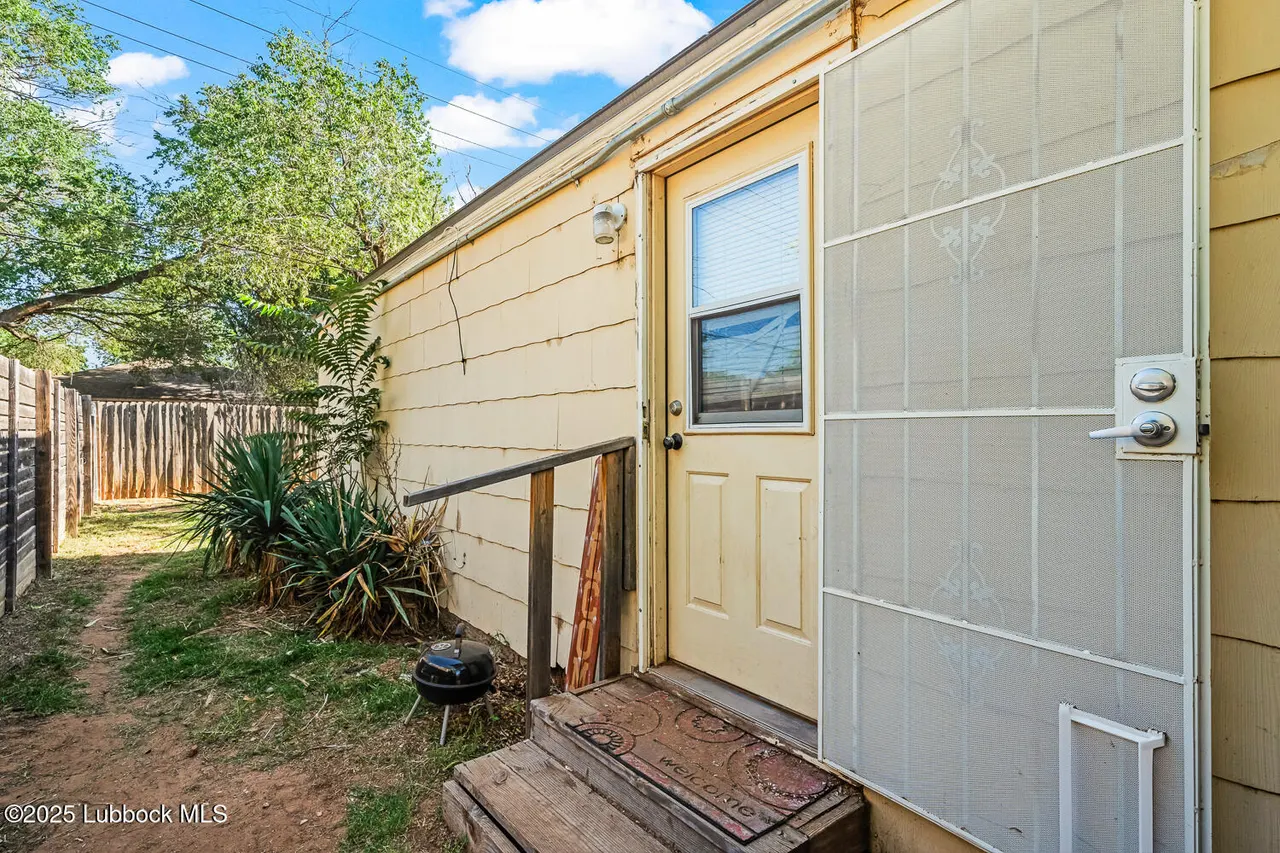 Photo 11 — 3307 29th Street, Lubbock, TX 79410