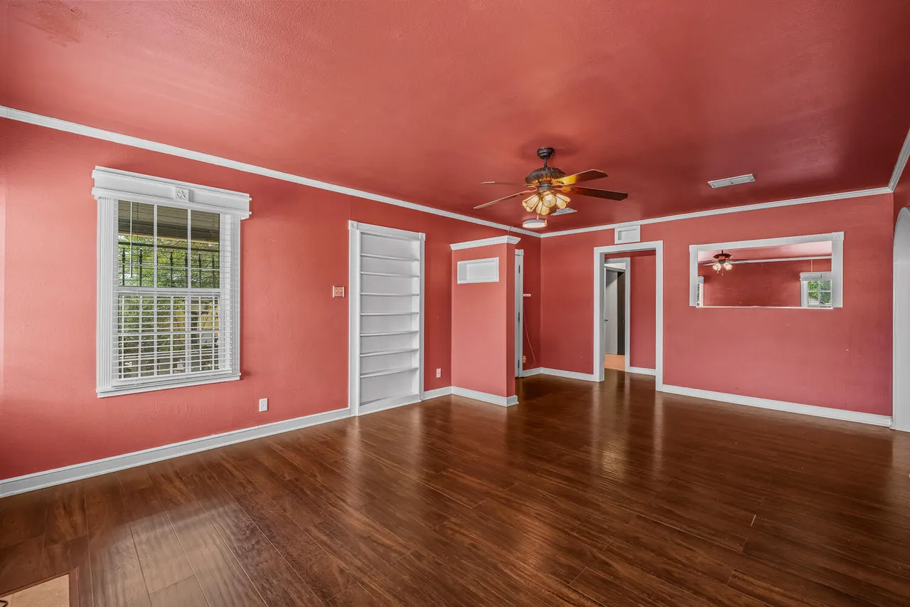 Photo 5 — 2427 27th Street, Lubbock, TX 79411