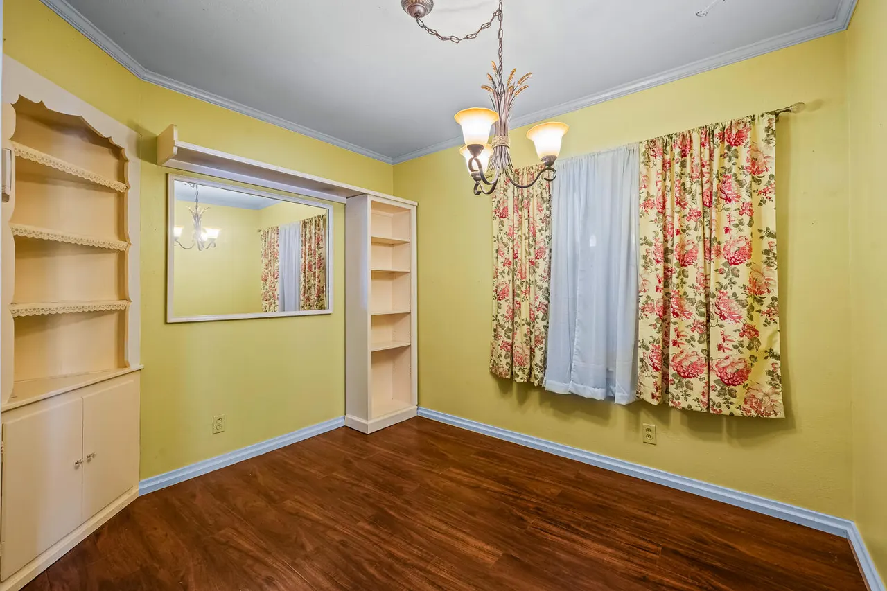 Photo 12 — 2427 27th Street, Lubbock, TX 79411